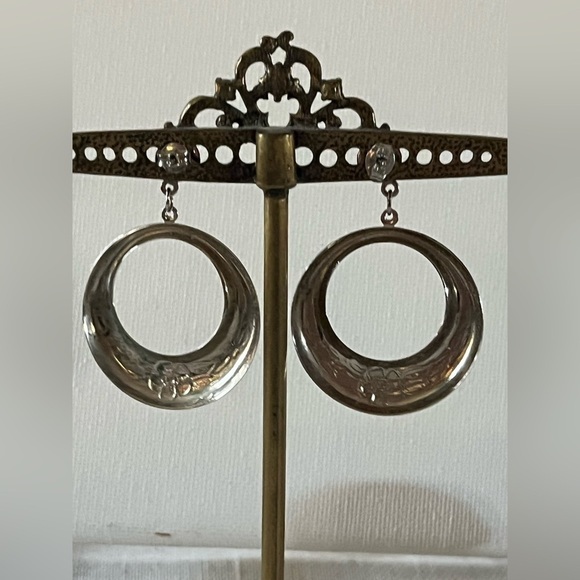 Jewelry - VINTAGE BOHO STYLE LARGE CIRCLE HOOP EARRINGS..